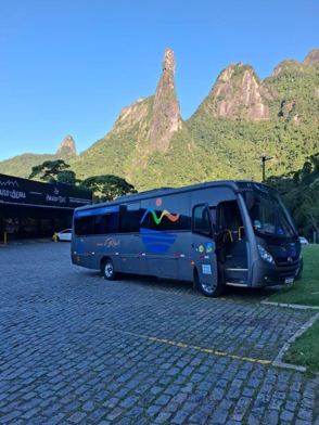 Micro-ônibus da frota Expresso Tour